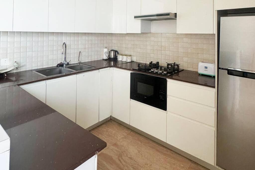 Apartment Skyhigh Luxurious Cozy 2bhk 0 Kms From Delhi *