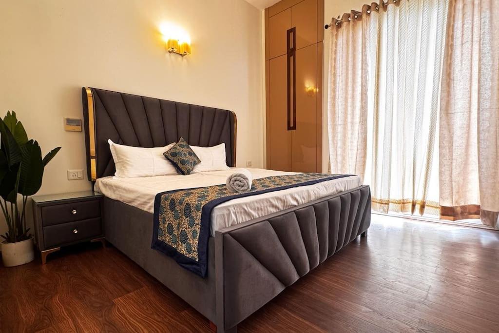 Apartment Skyhigh Luxurious Cozy 2bhk 0 Kms From Delhi New Delhi
